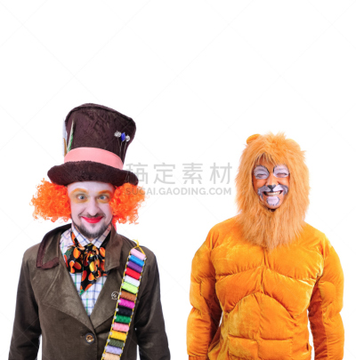 分离着色,两个人,注视镜头,特写,色彩鲜艳,戏剧表演,表现积极,人的角色,微笑