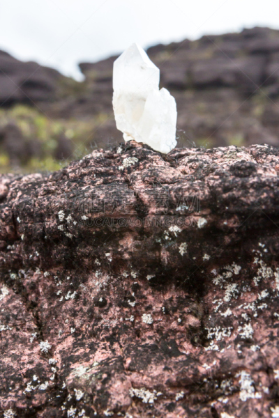 罗赖马山,canaima,平顶山,平顶山区,罗赖马州,委内瑞拉,垂直画幅,南美,水,无人