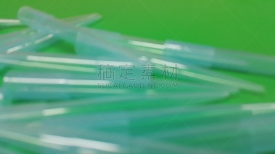 特写,无人,视角,洞,赏钱,室内地面,床单,绿色,透明,蓝色