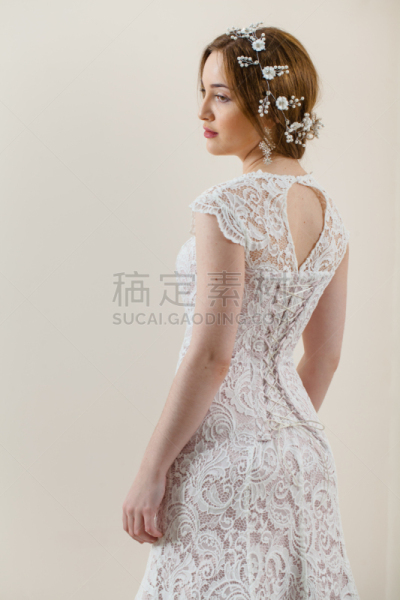 婚礼,自然美,穿衣服,青年女人,草裙,晚礼服,女装,裙子,垂直画幅,女子晚礼服