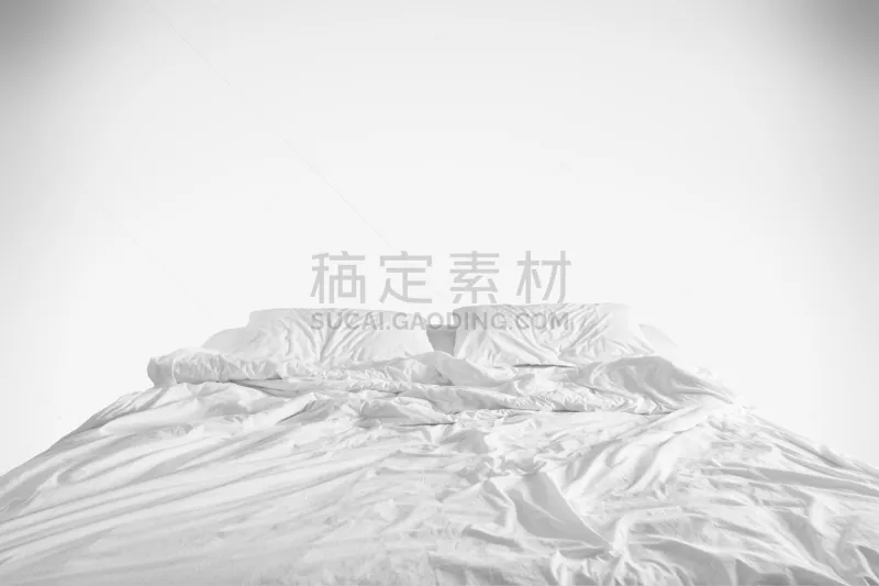 早晨 凌乱 毯子 弄皱的 床 羽绒被 舒服 枕头 白色背景 睡觉图片素材下载 稿定素材 早晨 凌乱 毯子 弄皱的 床 羽绒被 舒服 枕头 白色背景 睡觉图片素材下载 稿定素材