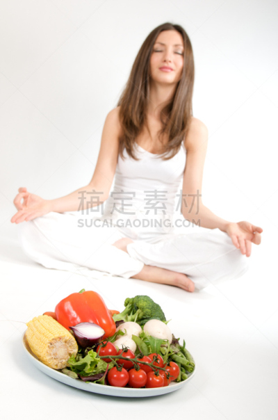 白色,垂直画幅,美,体型,生食,健康,西红柿,仅成年人,活力,青年人