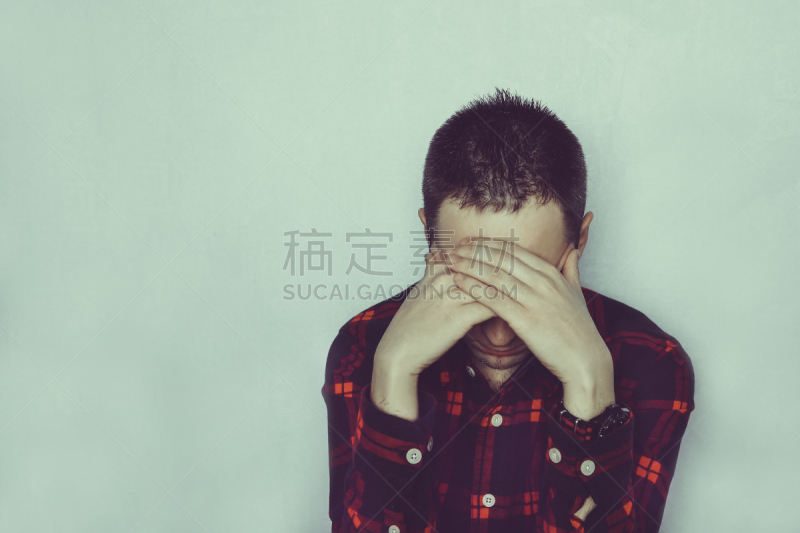 沮丧,男人,人的脸部,悲痛,眼泪,水平画幅,绝望,仅男人,仅成年人,逆境