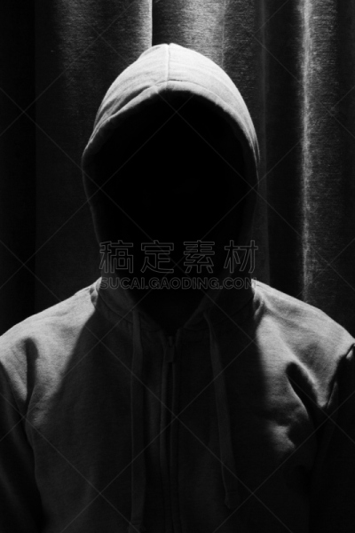 无形的,窗帘,男人,背景,注视镜头,包裹头巾,潜行者,连帽运动外套,垂直画幅,仅一个男人