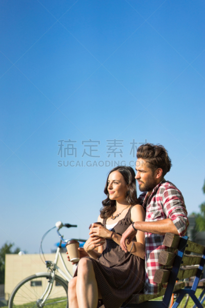 太阳,双亲家庭,晒黑,格子衬衫,垂直画幅,女人,项链,蓝色,夏天,热