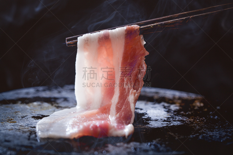 热,猪肉,格子烤肉,涮涮锅,寿喜烧,水平画幅,生食,膳食,熟的,锅