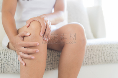 膝,特写,痛苦,女人,健康保健,家庭生活,概念,按摩,坐,触摸