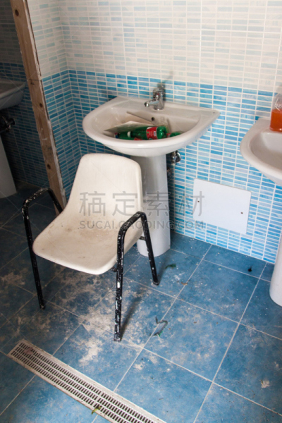 公共厕所,肮脏的,临时性厕所,尿壶,纳布勒斯,臭,垂直画幅,水,浴室,座位