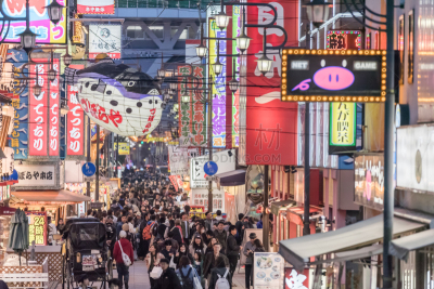 新世界区,大阪府,居住区,新的,水平画幅,夜晚,当地著名景点,旅行者,商店,户外