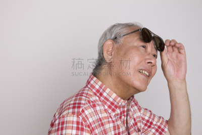 太阳镜,老年男人,平衡折角灯,衣服,紫外线辐射,水平画幅,日本,人,肖像,仅男人