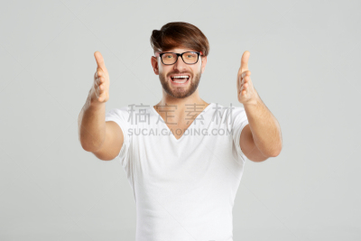青年男人,注视镜头,男性美,健身房,正面视角,心理健康,男商人,神经病,男性,仅成年人