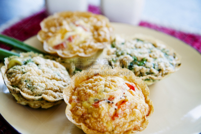 蔬菜,菠菜,松饼,西红柿,原始人饮食法,低碳水化合物饮食,早餐,海伊节食法,灯笼椒,鸡蛋