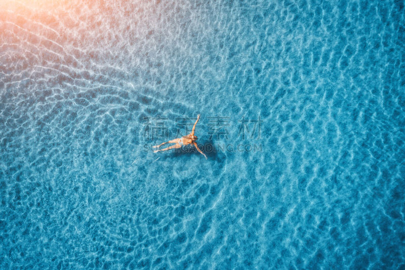 水,夏天,无人机,海景,女人,看风景,波浪,透明,俄鲁丹尼斯,在上面