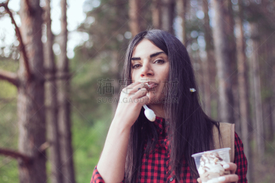 女孩,甜食,沙漠,美味,美,休闲活动,水平画幅,户外,树林,青年人