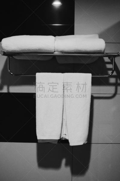 毛巾,毛圈布,洗脸毛巾,汽车旅馆,垂直画幅,梳妆用品,无人,家庭生活,架子,干的