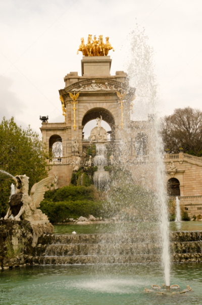 Beautiful architecture in Barcelona. Fountain.