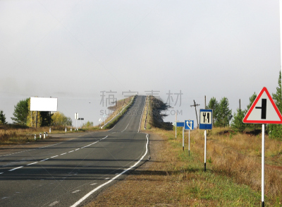 路,安加拉河,防洪堤,泰晤士河河堤,岔路口,电缆,水,天空,水平画幅,器材箱