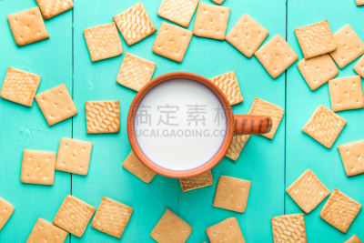 脆饼干,杯,牛奶,洞,饼干,水平画幅,帽贝,无人,开胃品,轻的