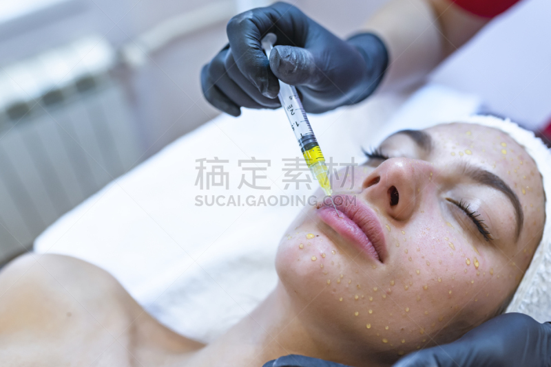 青年女人,注视镜头,医药职业,自我完善,舒服,美容职业,外科手套,虚荣,抗衰老