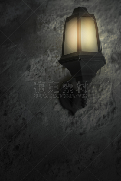 夜晚,灯,砖墙,垂直画幅,天空,能源,古老的,古典式,金属,顶部