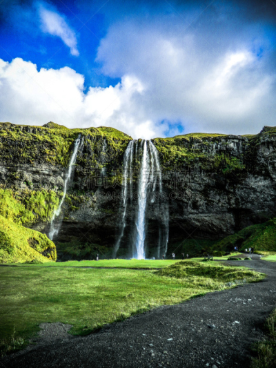 冰岛国,塞里雅兰瀑布,垂直画幅,天空,seljalandsfoss waterfall,绿色,岩石,瀑布,无人,蓝色