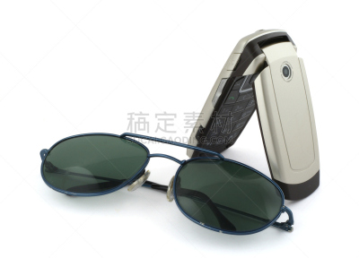 太阳镜,手机,翻盖手机,个人随身用品,水平画幅,电话机,无人,在边上,特写,眼镜