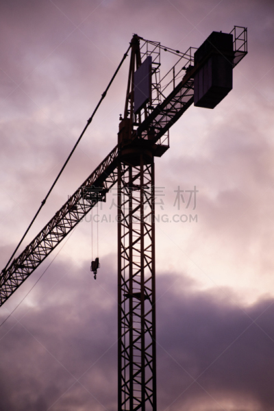 天空,起重机,建筑业,黄昏,黑云压城,电缆绞车,加利西亚,垂直画幅,留白,工作场所