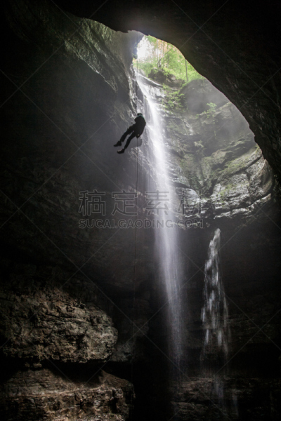 线,针岩,岩洞探索,洞穴学,垂降,洞穴,垂直画幅,洞,瀑布,人