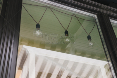 电灯泡,悬挂的,照明设备,橱窗展示,银色,正面视角,古董,艺术,灯笼,水平画幅