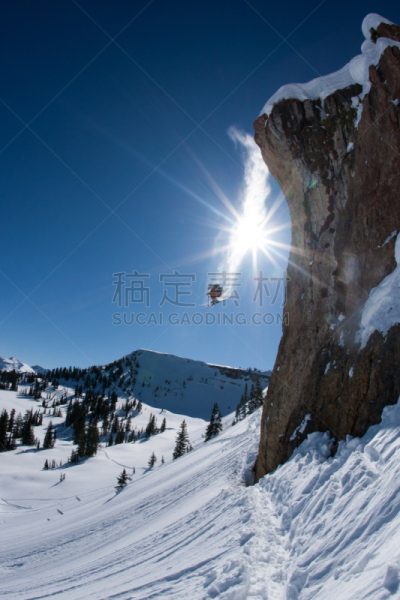 （飞机的）水汽尾迹,垂直画幅,塔夷,悬崖,非都市风光,雪,怀俄明,滑雪运动,户外,太阳