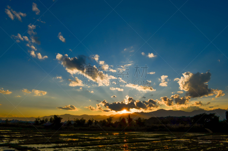 天空,美,水平画幅,无人,轻的,玉米粉,巴伦西亚桔,户外,黑色背景,彩色背景