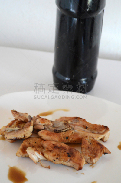 煎鸡肉,肉片,酱油,垂直画幅,格子烤肉,无人,烤鸡,膳食,大豆,肉