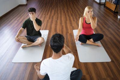 人的鼻子,男人,呼吸运动,女人,禅宗,水平画幅,盘腿坐式,t恤,印度人,指导教师