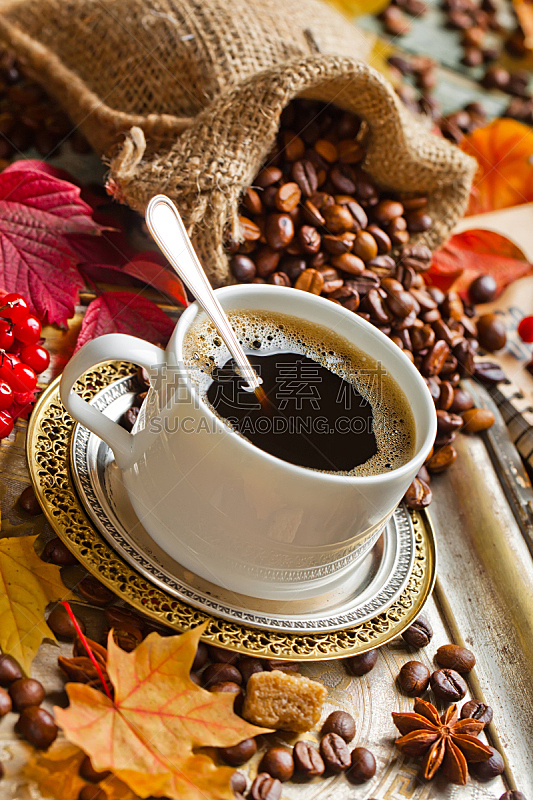 黑咖啡,垂直画幅,烤咖啡豆,早餐,秋天,无人,茶碟,饮料,咖啡,黑色