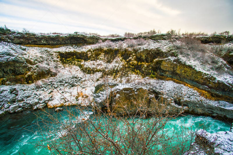 瀑布,hraunfossar,冰岛国,水,美,水平画幅,雪,旅行者,户外,火山岩