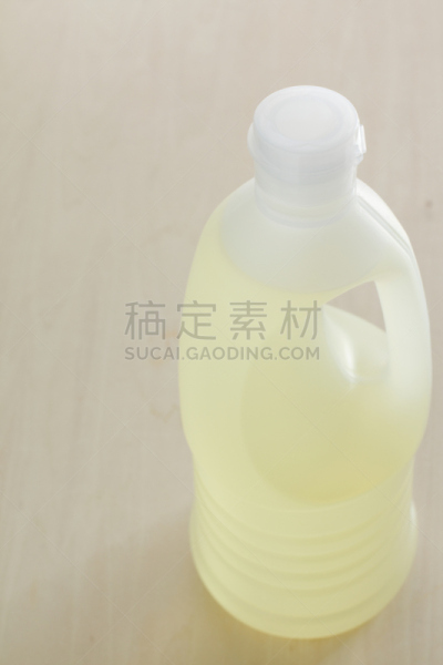 食用油,垂直画幅,留白,无人,白色背景,塑胶,室内,瓶子,静物,成分