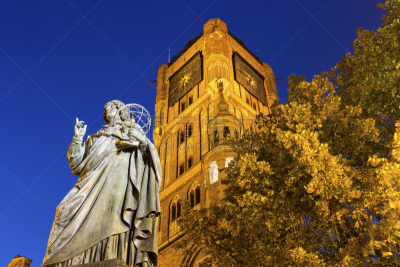 纪念碑,托伦,波兰,nicolaus copernicus,天空,水平画幅,建筑,秋天,天文学家,蓝色