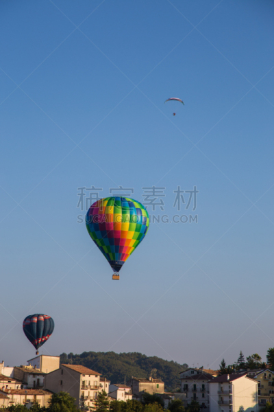 热气球,气球节,垂直画幅,天空,风,休闲活动,无人,飞,膨胀,运输