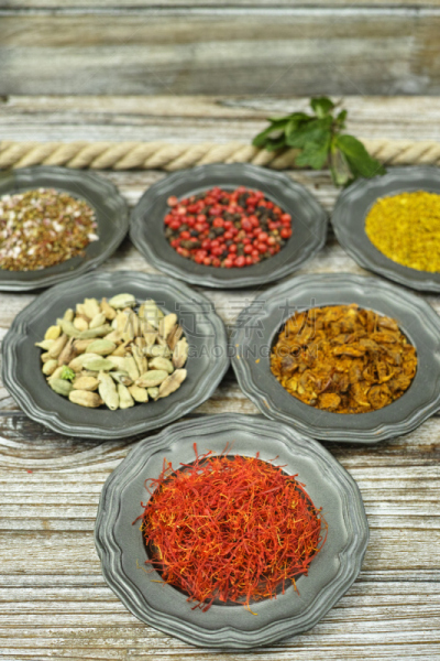 金属,碗,食品,香料,草本,成分,胡荽籽,多香果粉,小罐,小豆蔻