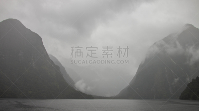 doubtful sound,自然,水,水平画幅,绿色,地形,瀑布,无人,户外,山脉