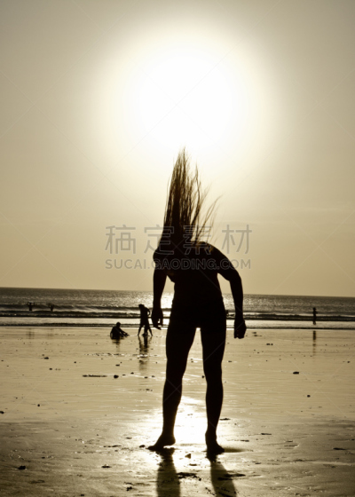 长发,海滩,旅游目的地,男人,日光,印度尼西亚,巴厘岛,垂直画幅,沙子,夏天