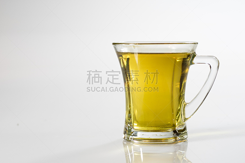 绿色,茶,白色背景,玻璃杯,冰茶,水,褐色,水平画幅,无人,早晨