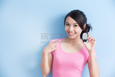 血糖检测,女人,拿着,数字化显示,计量器,科学实验,健康,葡萄糖,日本人,图形界面
