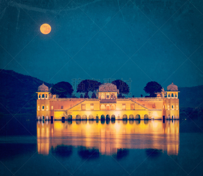 Jal Mahal palace.  Jaipur, Rajasthan, India