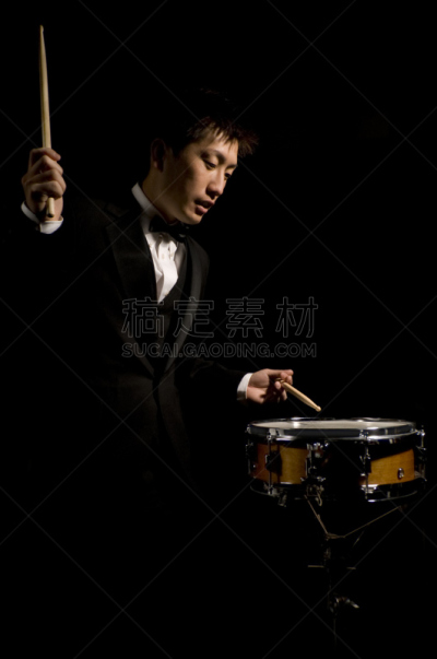 打击器,无尾礼服,垂直画幅,军鼓,古典乐,交响乐团,古典音乐人,黑色背景,青年交响乐团,音乐人