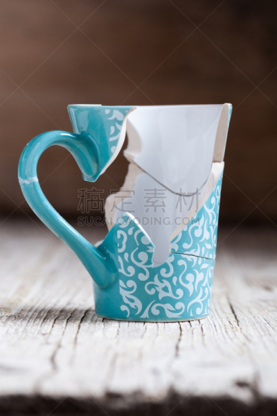 杯,坏掉的,木制,桌子,餐具,垂直画幅,正面视角,乡村风格,特写,咖啡