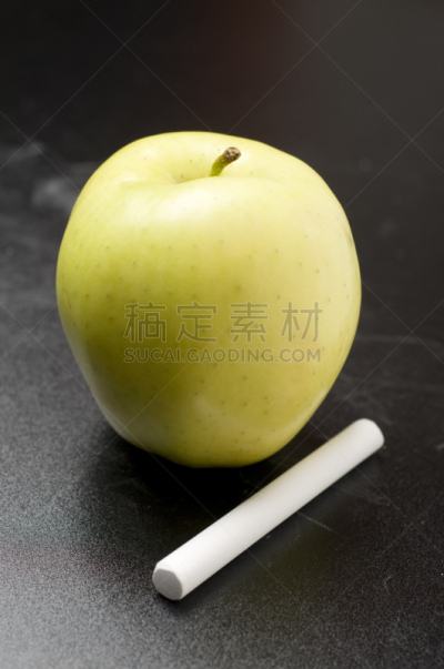 苹果,教师,滑板公园,听话的学生,垂直画幅,留白,灵感,高视角,无人,健康