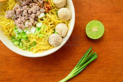 碗,面条,迅速,桌子,木制,自制的,新的,煮食,椒类食物,现代