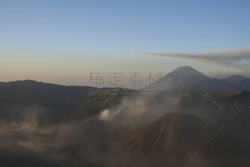 婆罗摩火山,巴杜尔山,滕格尔火山,bromo-tengger-semeru national park,东爪哇,留白,水平画幅,山,无人,火山地形