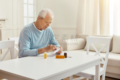 药丸,舒服,老年男人,盒子,拿着,社会保险,婴儿潮,镇痛剂,健身俱乐部,水平画幅